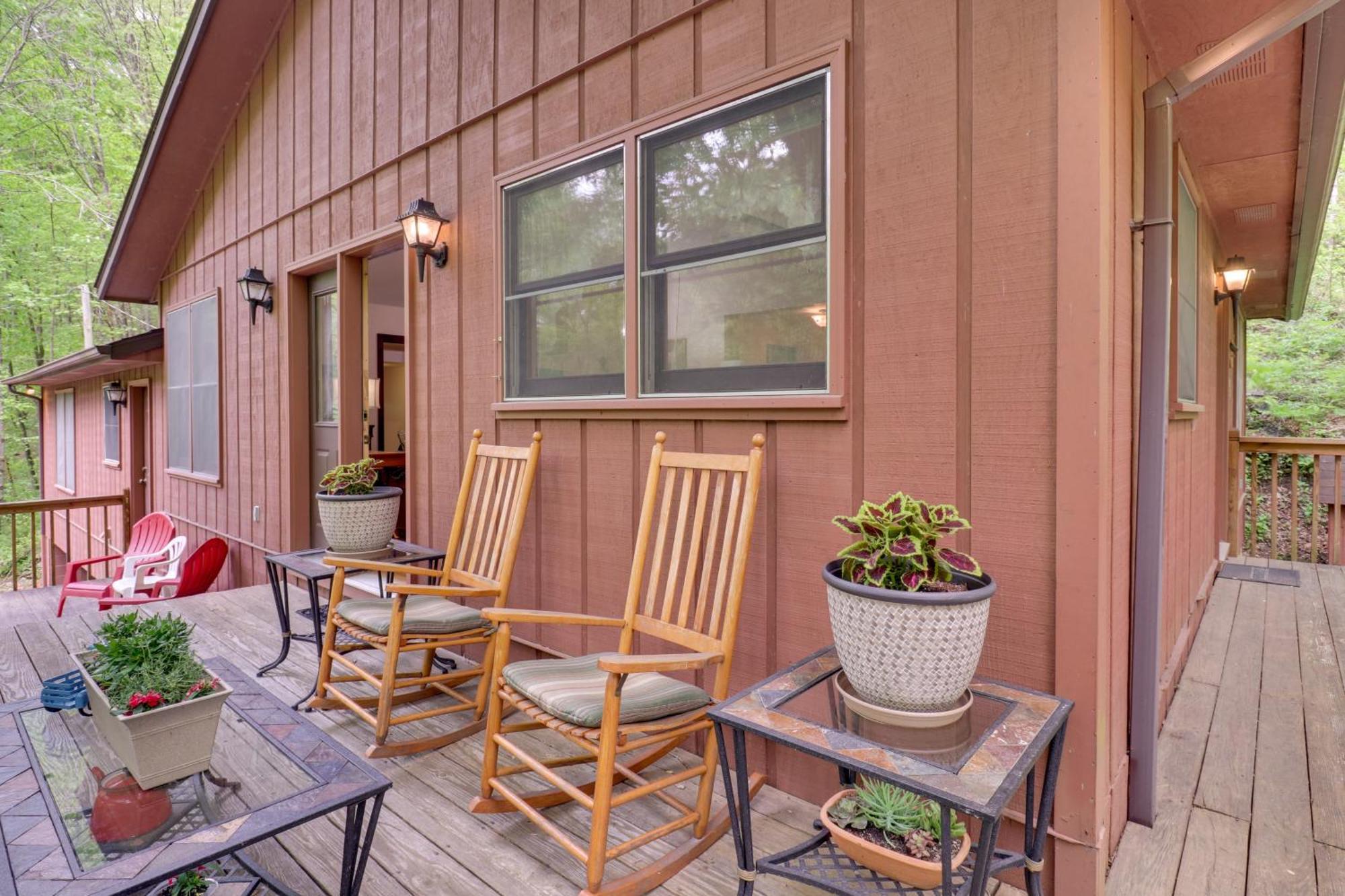 Cozy Whittier Home With Fire Pits Less Than 15 Mi To Hiking! エクステリア 写真